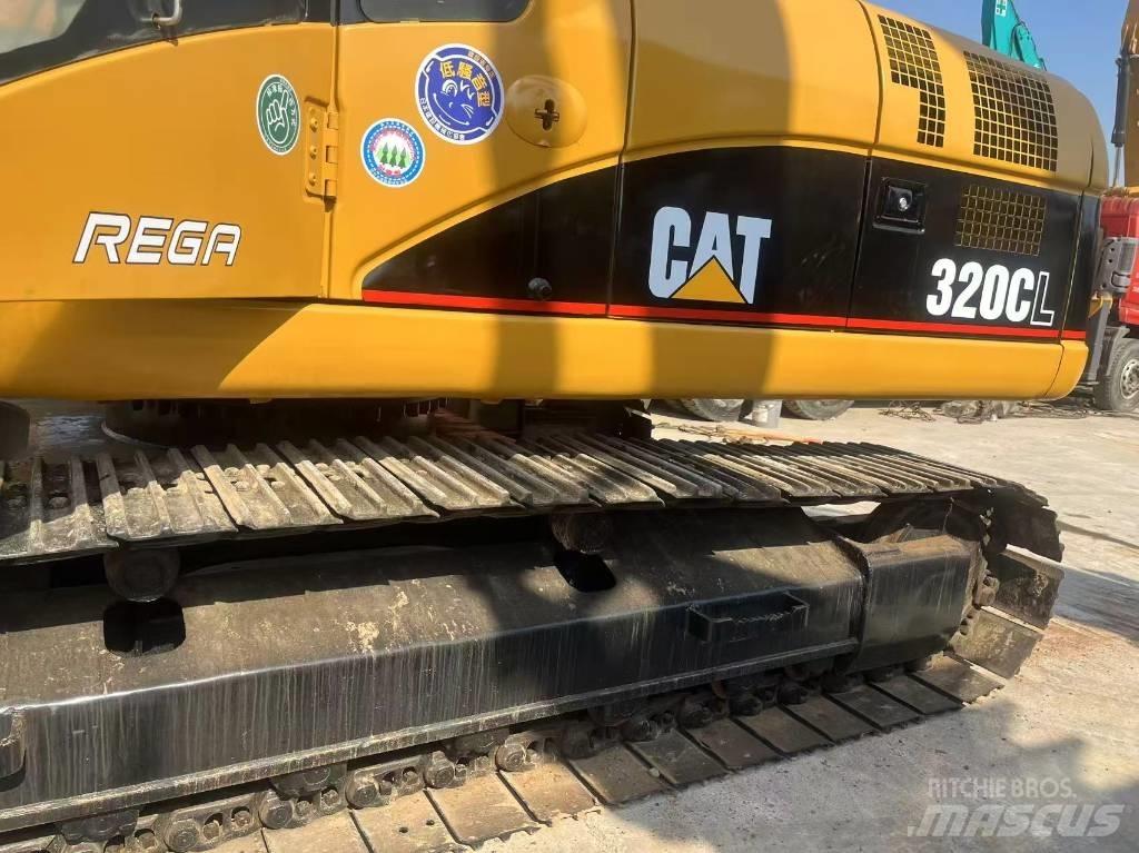 CAT 320 C L حفارات زحافة