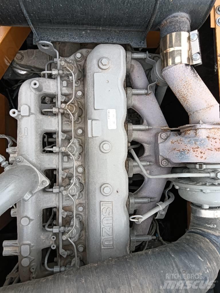 Sany SY 235 C حفارات زحافة