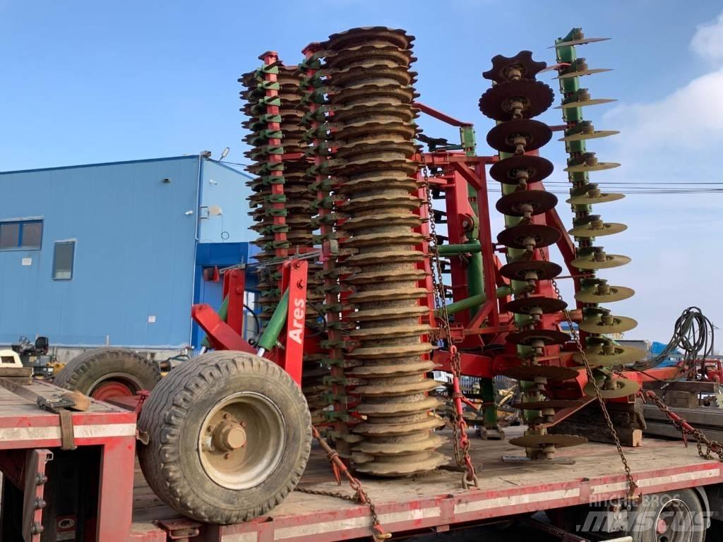 Unia Ares 60 TXL زحافات ساحقة