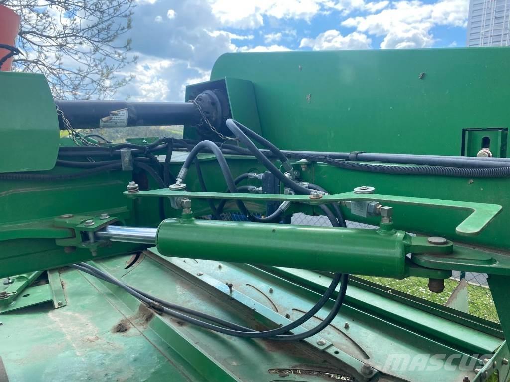 John Deere 730 ماكينات جز العشب