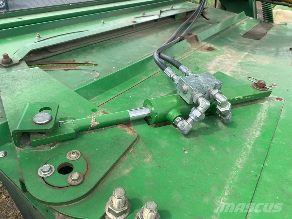 John Deere 730 ماكينات جز العشب