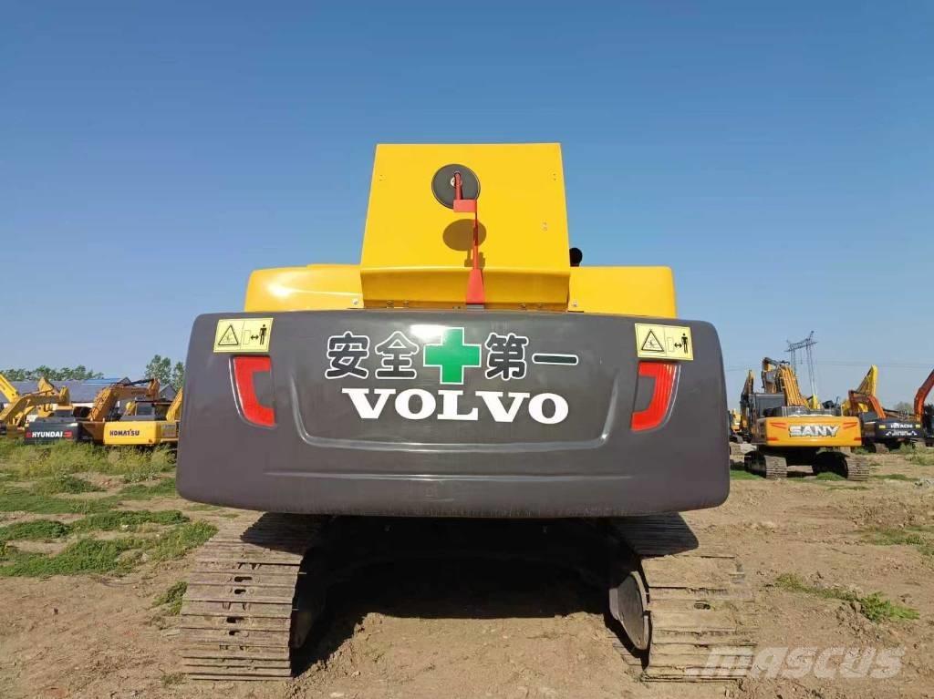 Volvo EC 250 D L حفارات زحافة