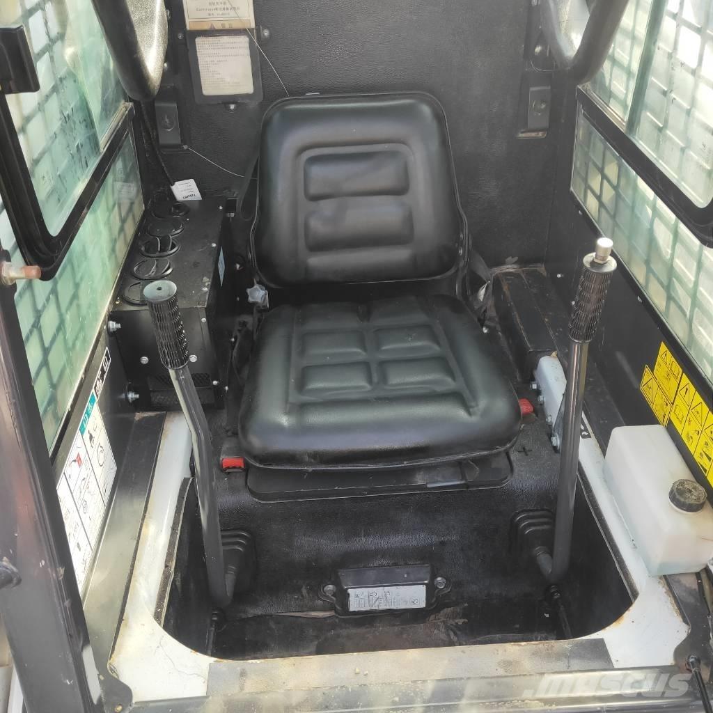 Bobcat S18 لوادر انزلاقية التوجيه