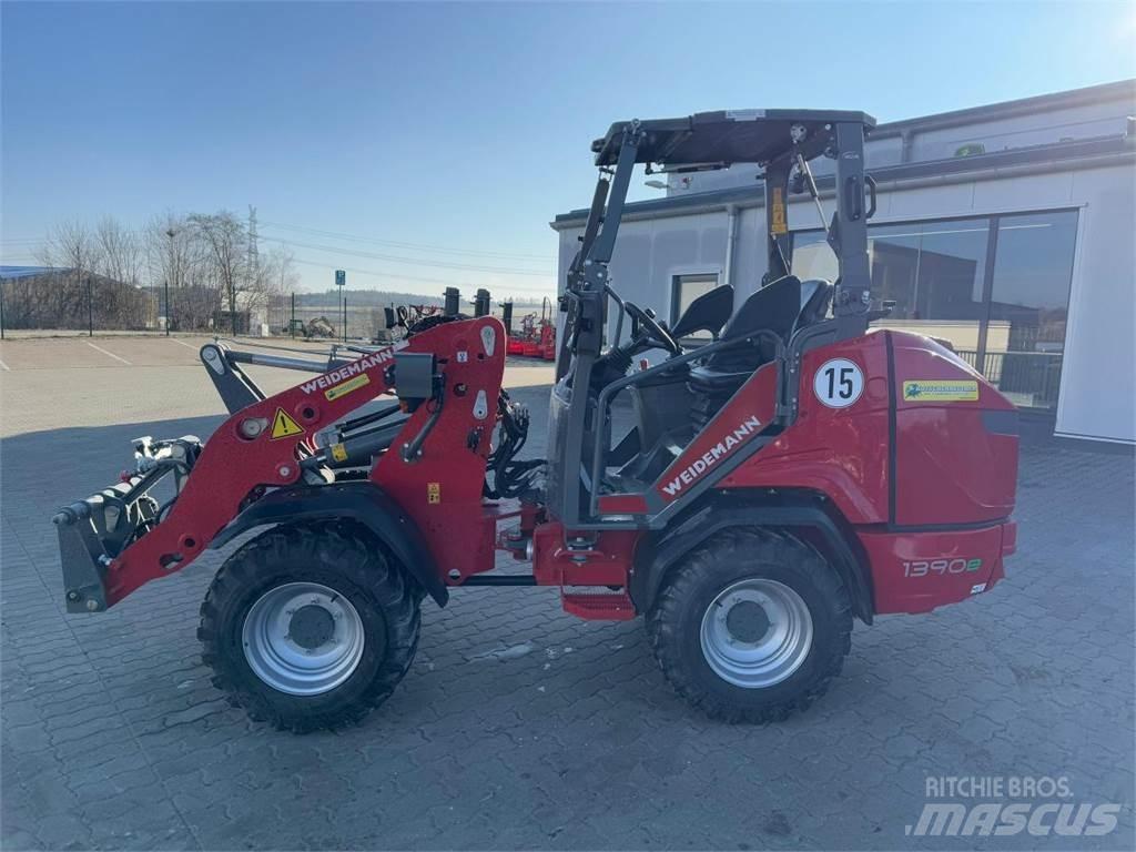 Weidemann 1390e لوادر صغيرة