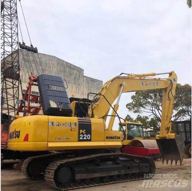 Komatsu pc220-8 حفارات زحافة