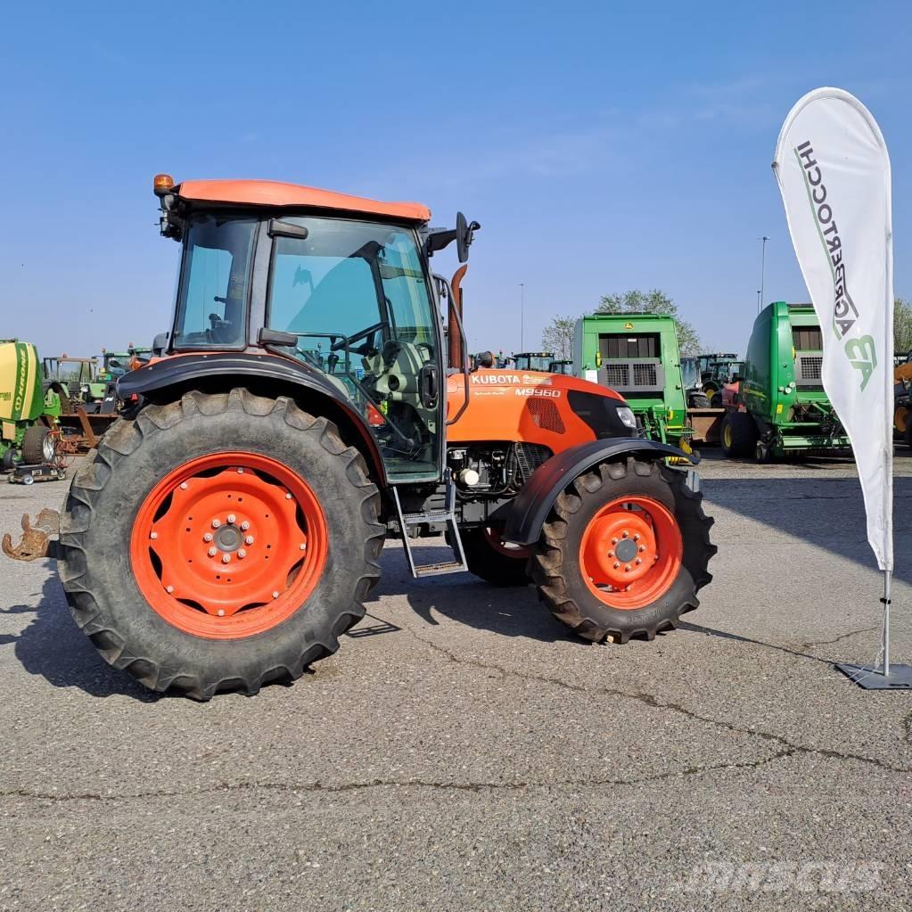 Kubota M 9960 HD الجرارات