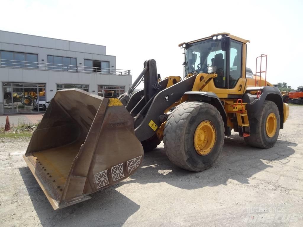 Volvo L 120 H لوادر بعجل
