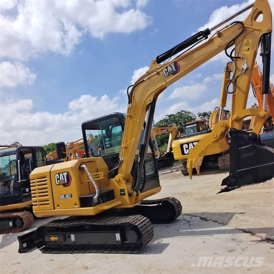 CAT 305.5 E حفارات زحافة