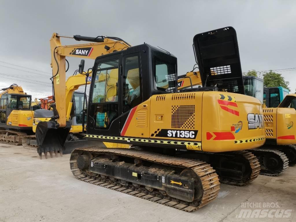 Sany SY 135 C حفارات زحافة