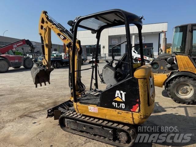 CAT 301.7 D حفارات صغيرة أقل من 7 طن (حفارات صغيرة)