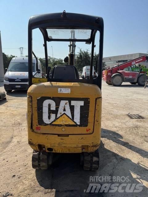 CAT 301.7 D حفارات صغيرة أقل من 7 طن (حفارات صغيرة)