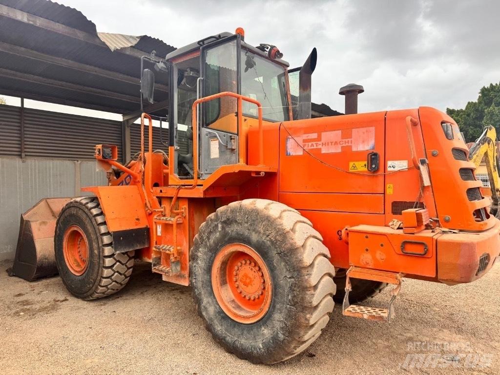 Hitachi W 170 لوادر بعجل