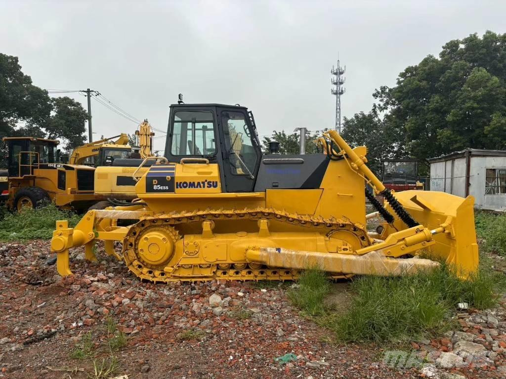 Komatsu D 85 E-12 بلدوزرات مجنزرة