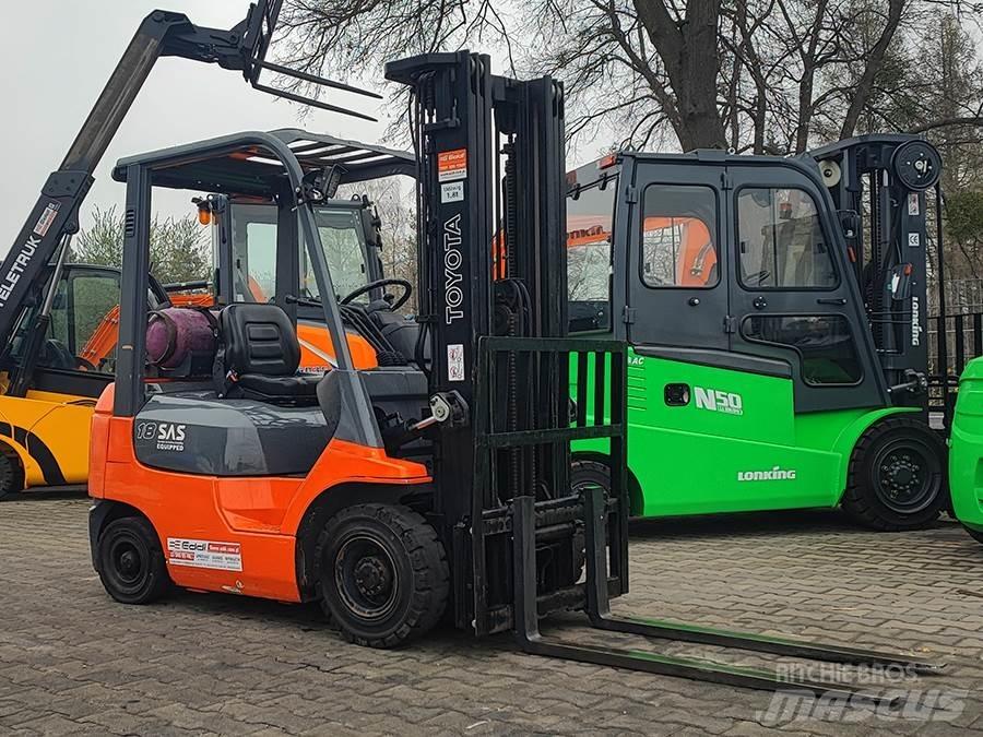 Toyota 42-7FGF18 شاحنات LPG