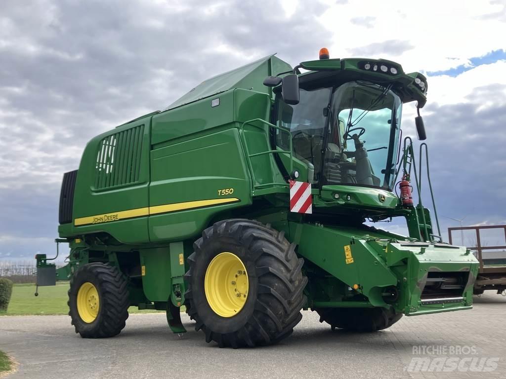 John Deere T550 حصادات