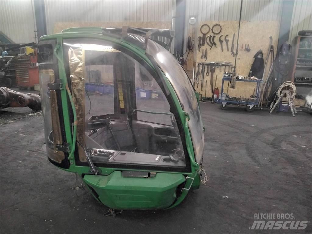John Deere 1270E كابينة والداخلية
