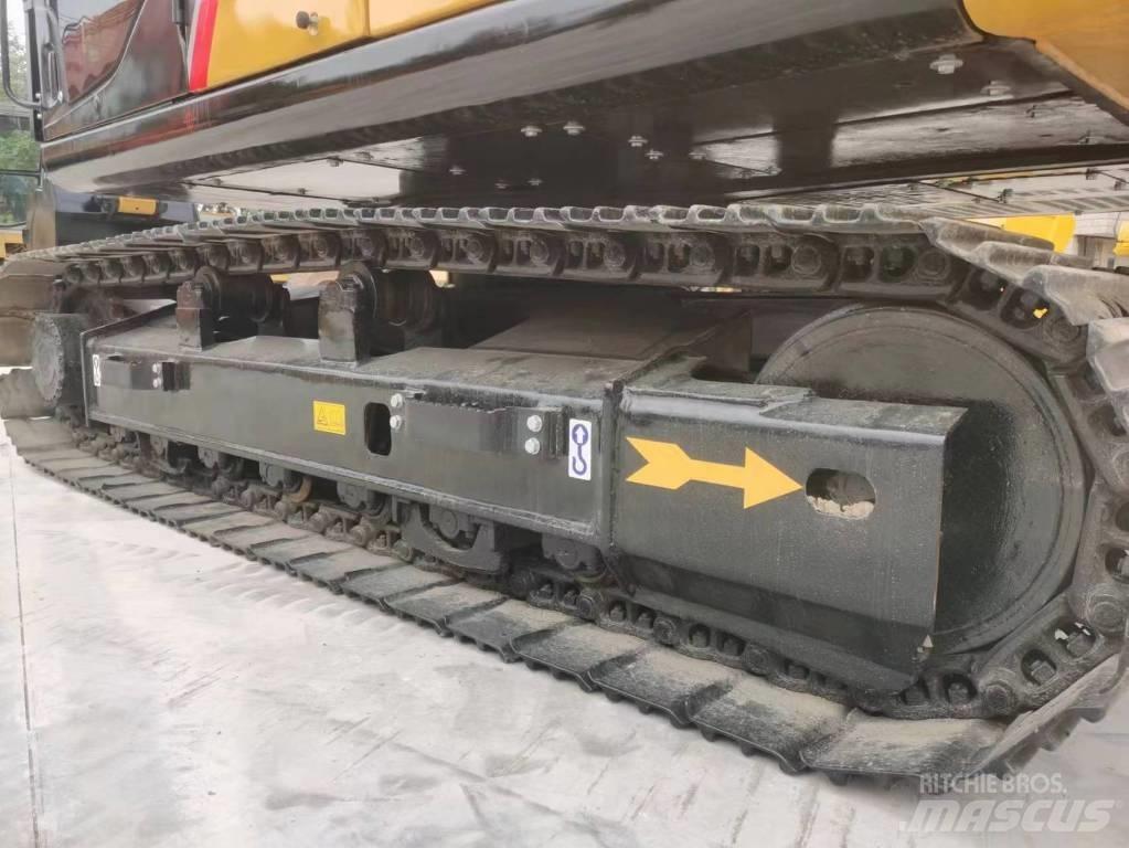 Sany SY 135 C حفارات زحافة