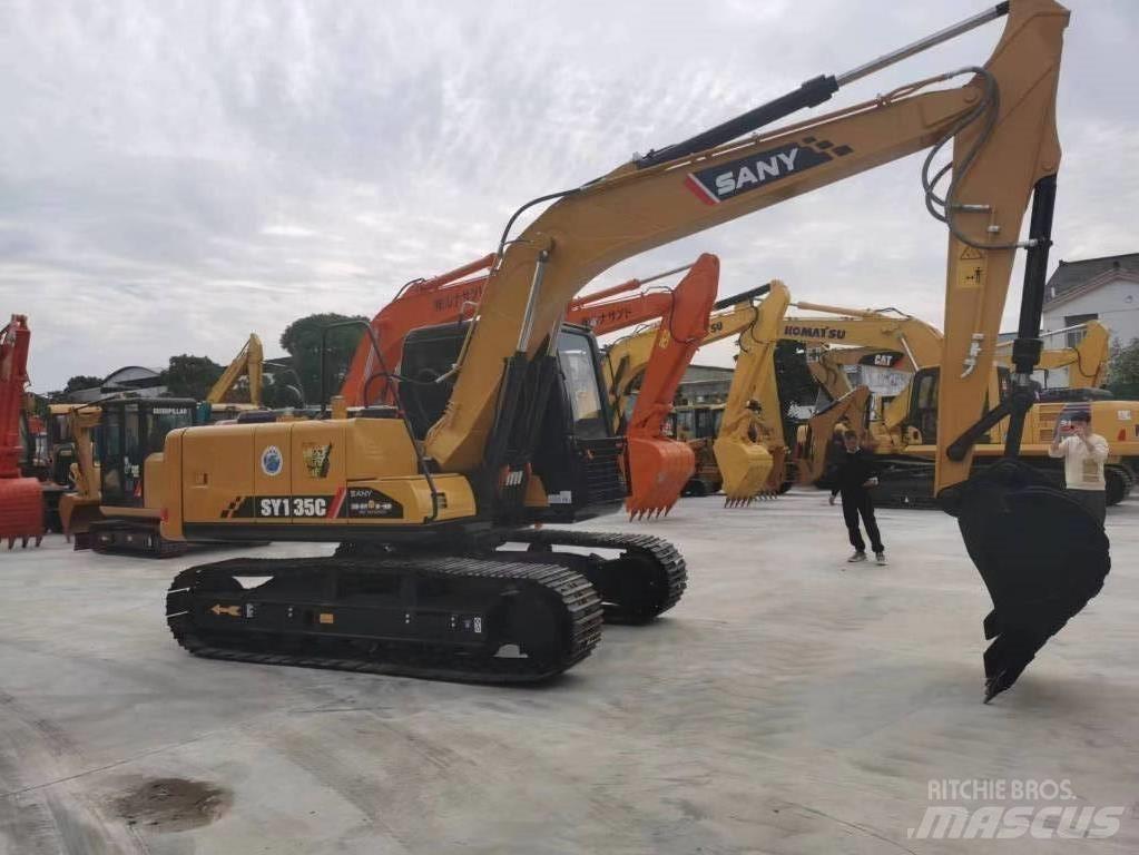 Sany SY 135 C حفارات زحافة