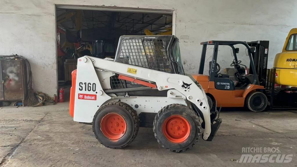 Bobcat S 160 لوادر انزلاقية التوجيه