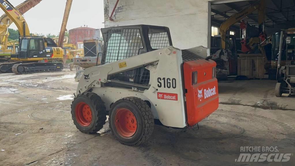 Bobcat S 160 لوادر انزلاقية التوجيه