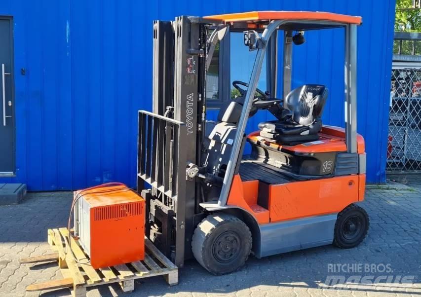 Toyota 7 FBMF 16 شاحنات ذات رافعات شوكية تعمل بالكهرباء