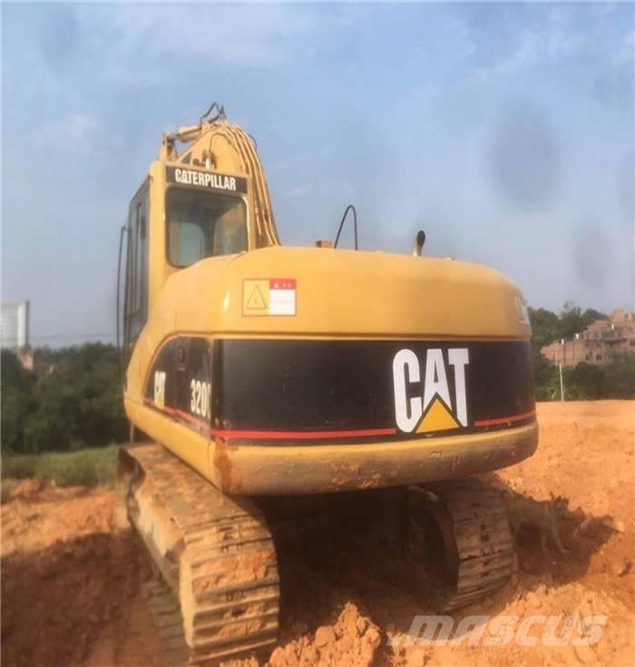 CAT 320 C حفارات زحافة