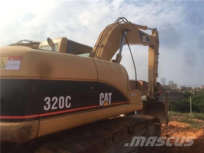 CAT 320 C حفارات زحافة