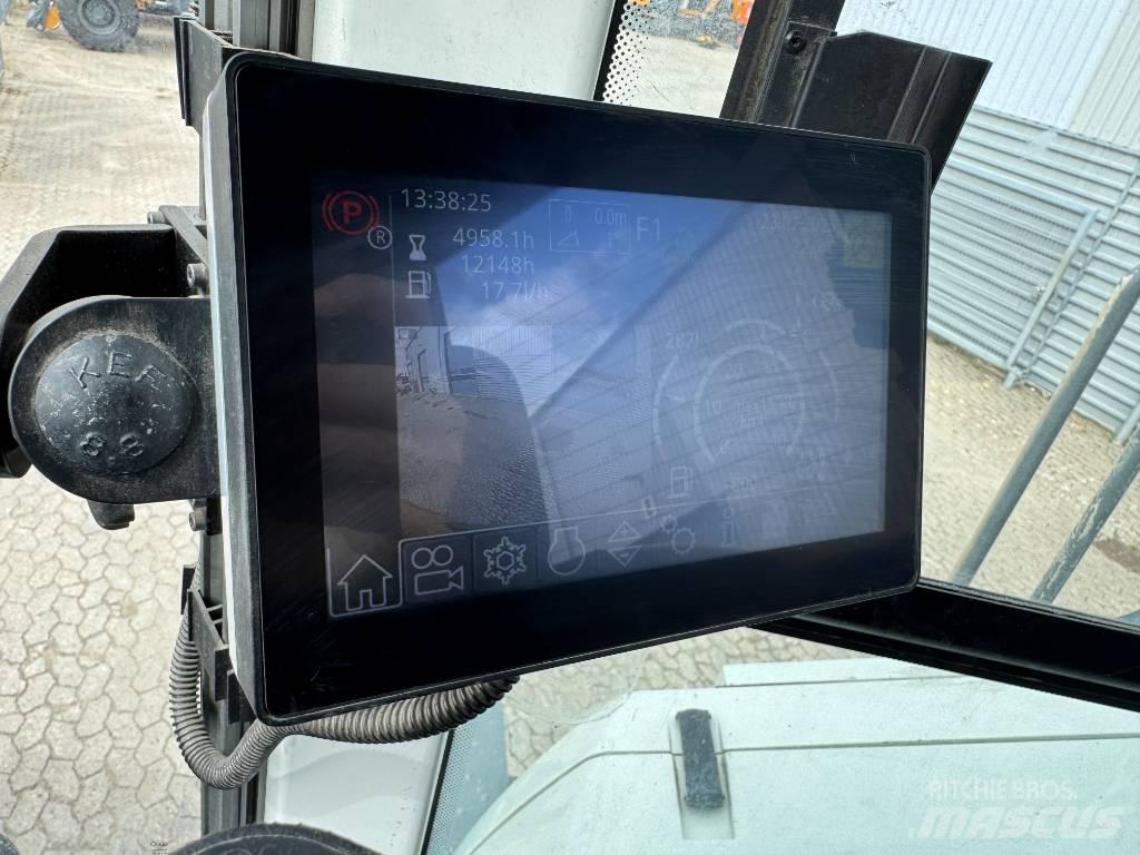 Liebherr L586 لوادر بعجل