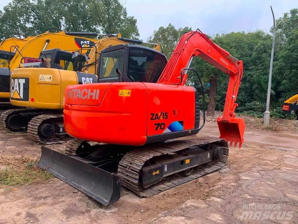 Hitachi Zaxis 70 حفارات زحافة