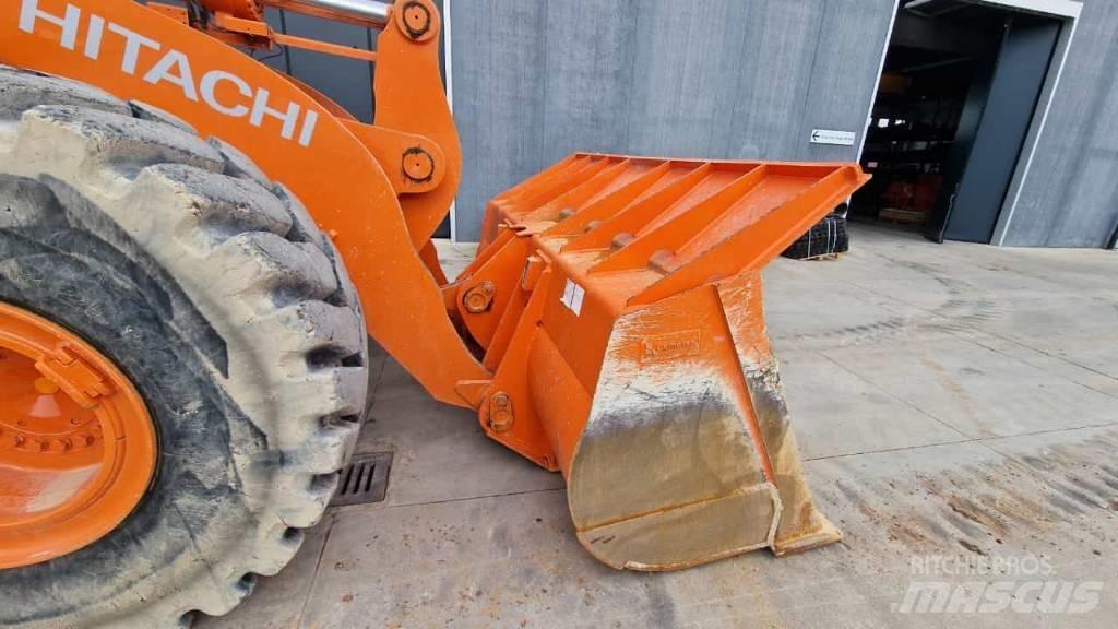 Hitachi ZW 310-6 لوادر بعجل