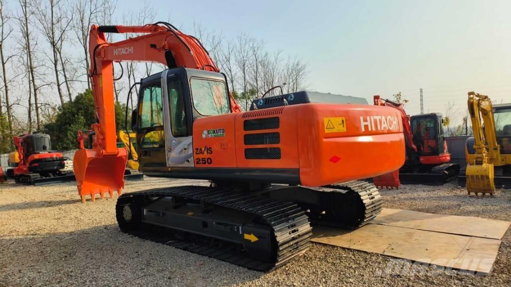 Hitachi ZX 250 حفارات زحافة