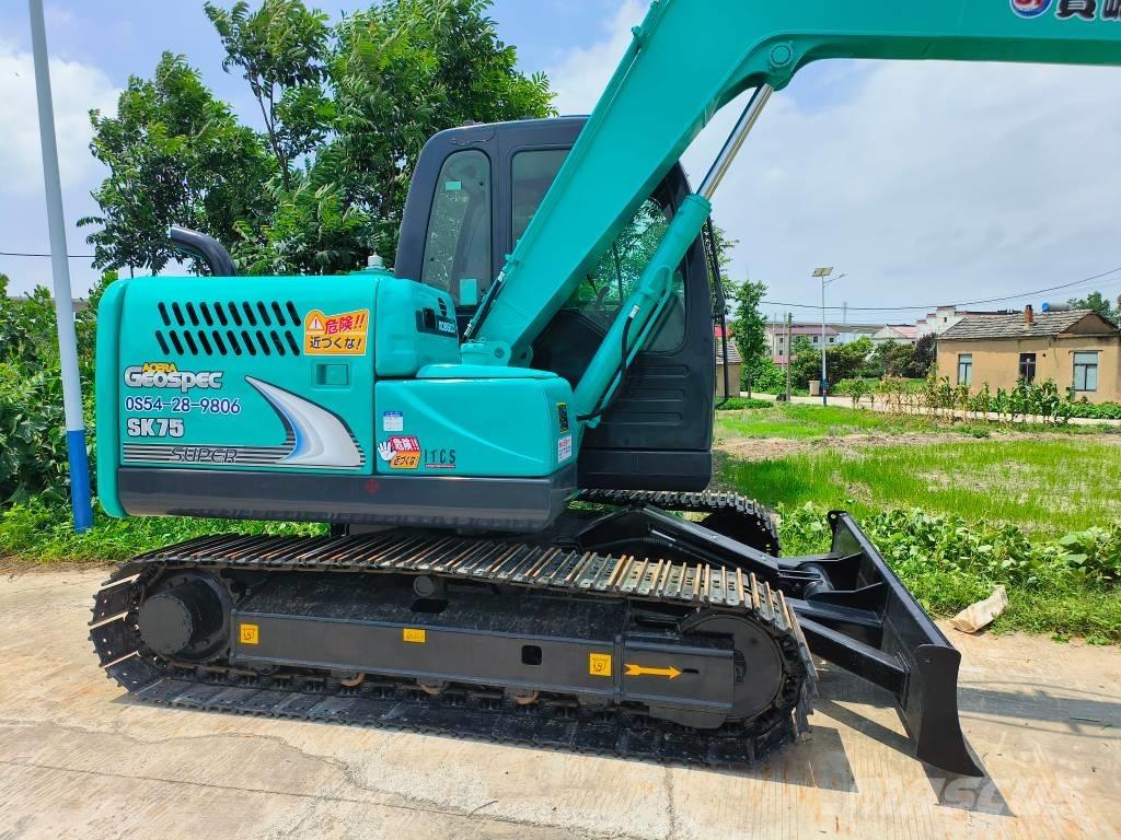 Kobelco SK 75 حفارات زحافة