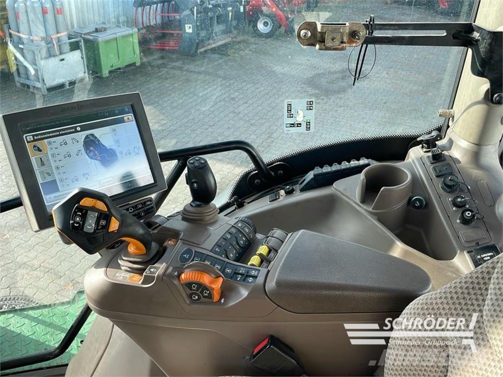 John Deere 6230 R الجرارات