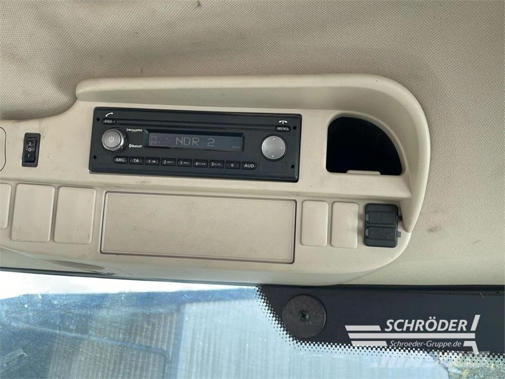 John Deere 6230 R الجرارات