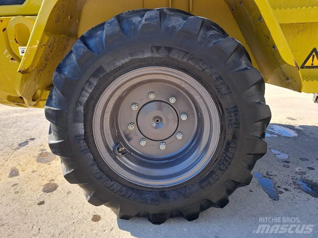 Volvo L 35 G لوادر انزلاقية التوجيه