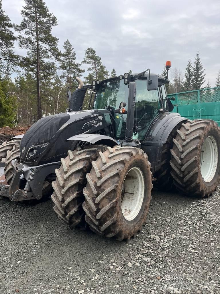 Valtra T 214 D الجرارات