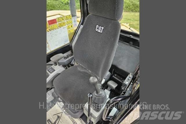 CAT 308E2 حفارات زحافة