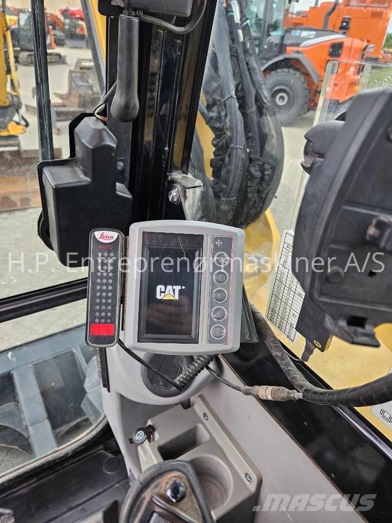 CAT 308E2 حفارات زحافة