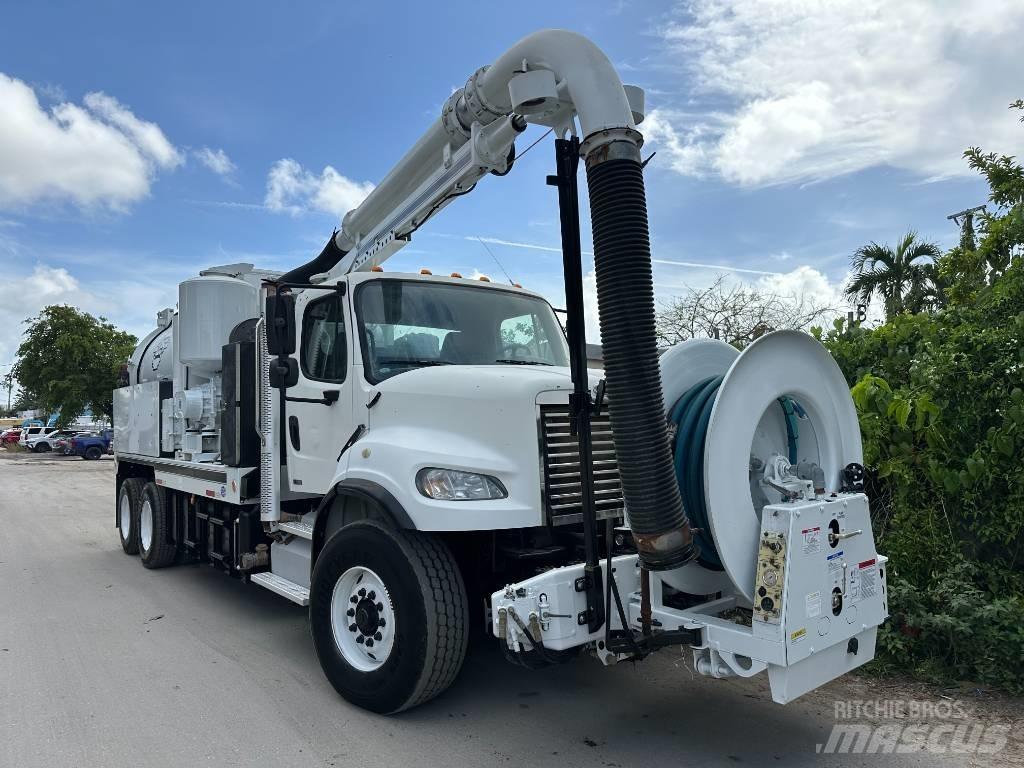 Freightliner M2 شاحنات مزدوجة / خلخلة
