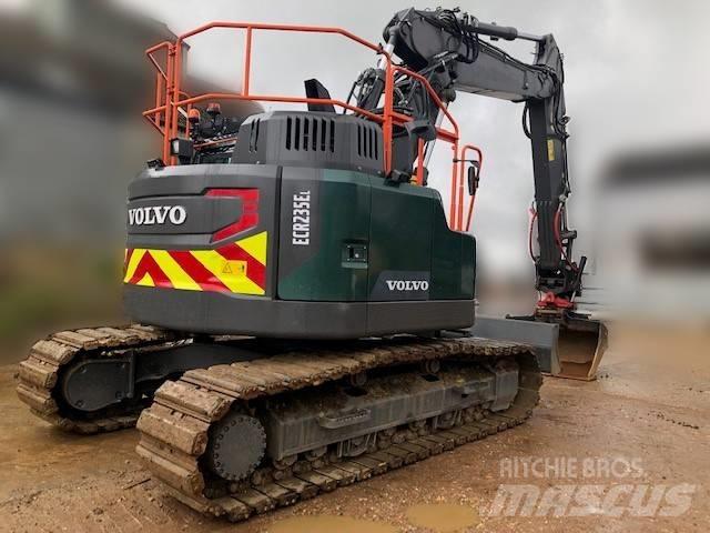Volvo ECR 235 E حفارات زحافة