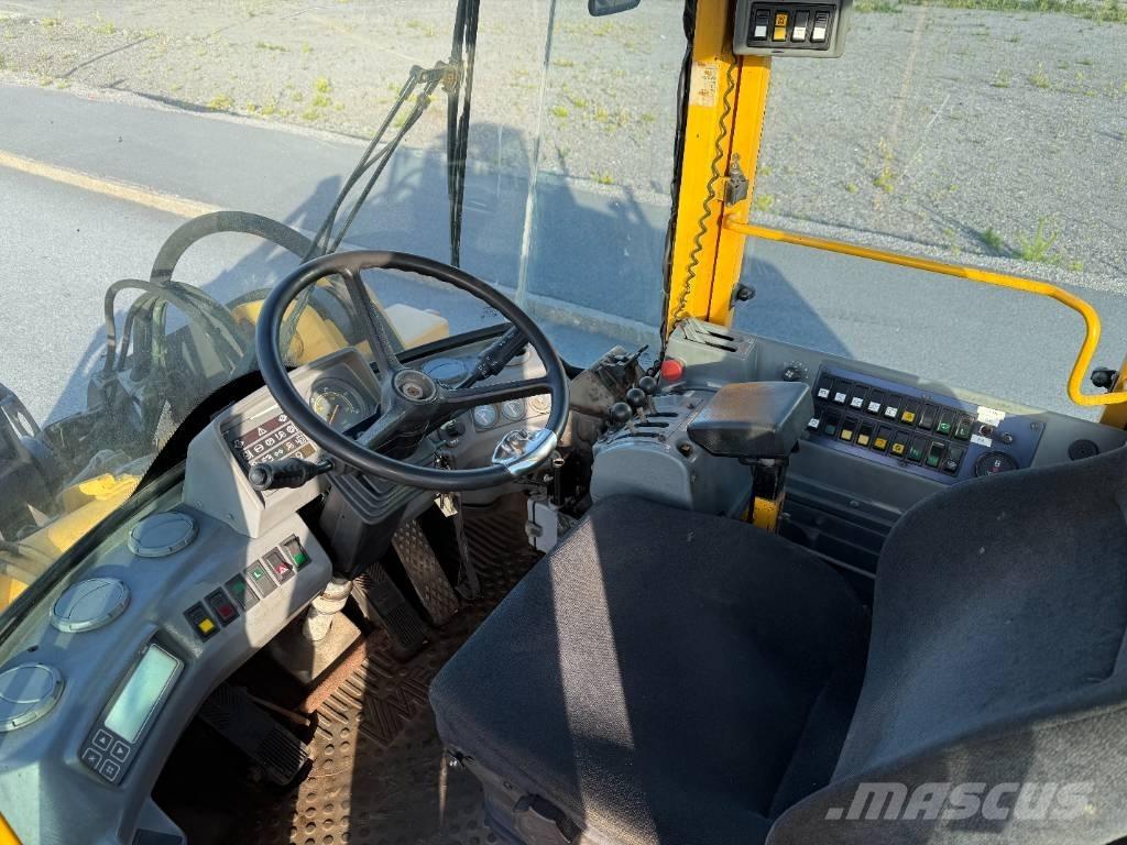 Volvo L 70 C لوادر بعجل
