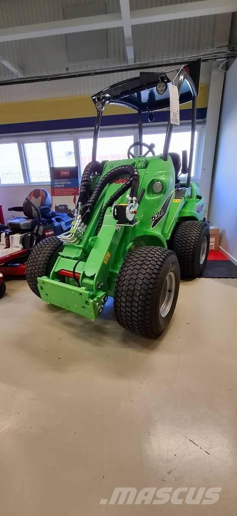 Avant 528 لوادر متعددة الأغراض