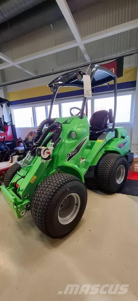 Avant 528 لوادر متعددة الأغراض