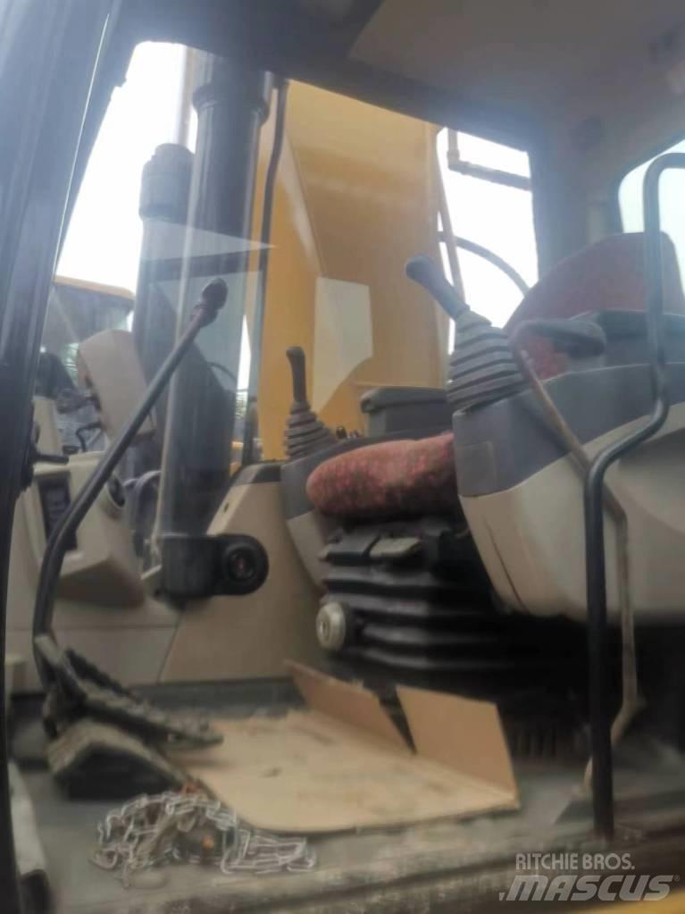 CAT 325 D حفارات زحافة