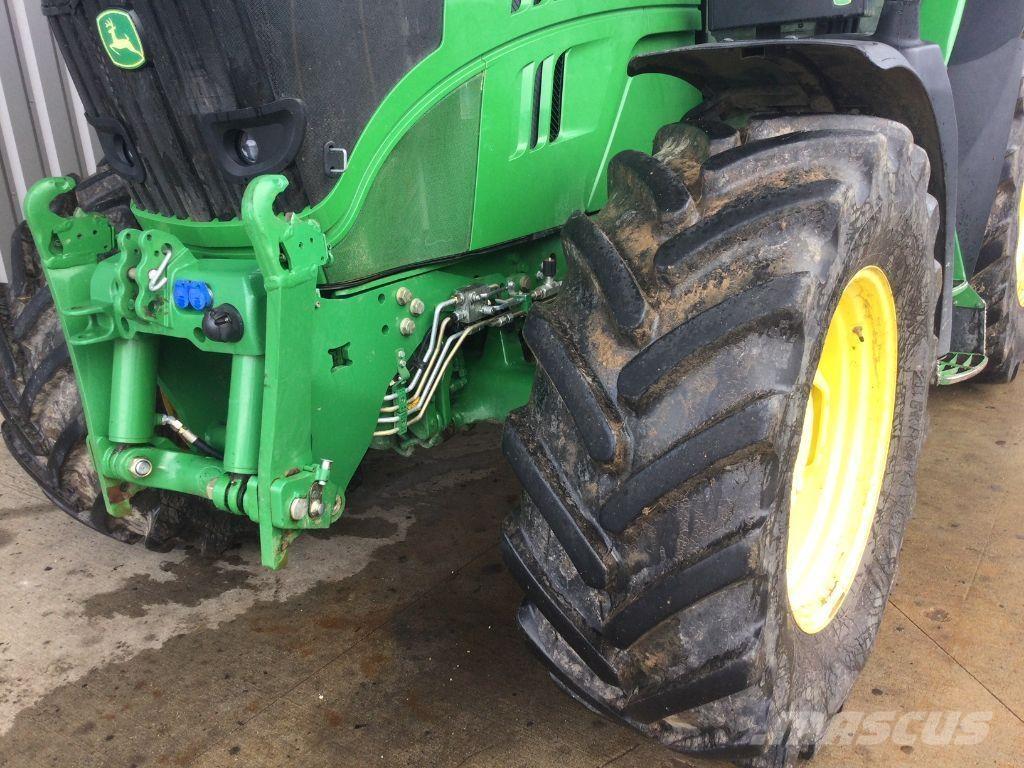 John Deere 6210R الجرارات