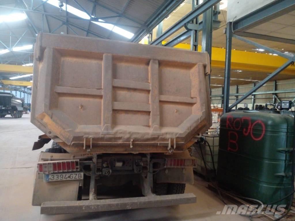 Renault Kerax 420 شاحنات قلابة
