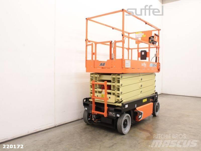 JLG 3246 ES رافعات مقصية الشكل