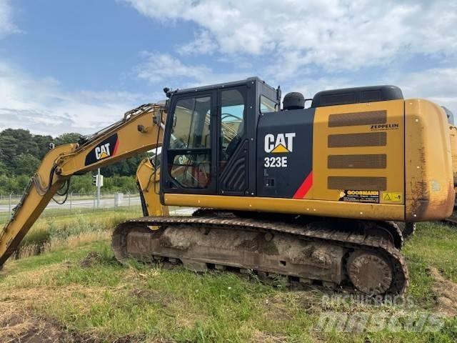 CAT 323 E حفارات زحافة