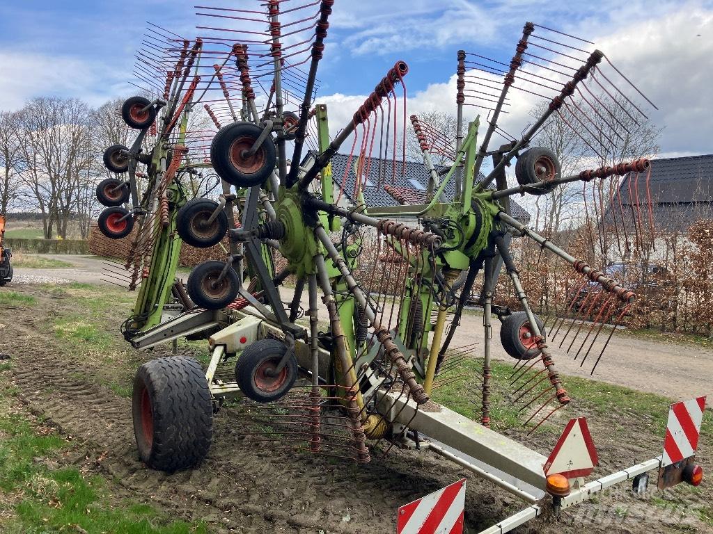CLAAS Liner 3500 مكابس وميبسات التبن