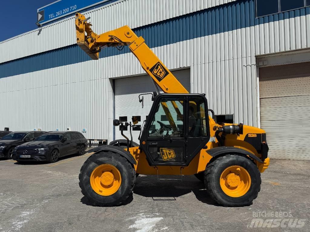 JCB 528-70 مناولات متداخلة